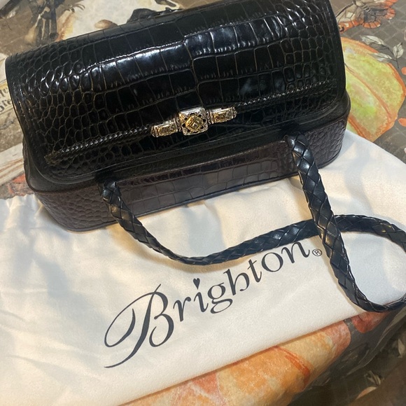 Brighton purse, selling it for 50!don’t use it, Just been sitting in my closet - Picture 1 of 3
